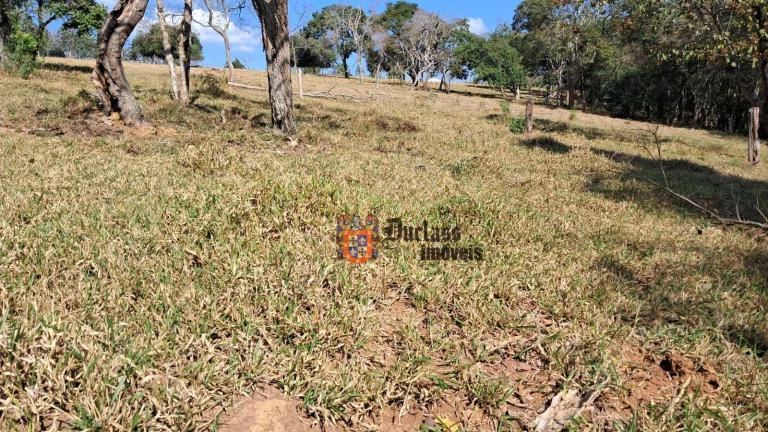 Imagem Sítio com 4 suítes à venda, 57000 m² por R$ 1.590.000 - Estiva do Agudos - Bragança Paulista/SP