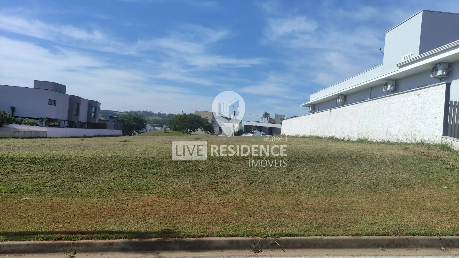 Imagem Lote à Venda no Condomínio Sete Lagos - Excelente Topografia e Localização!