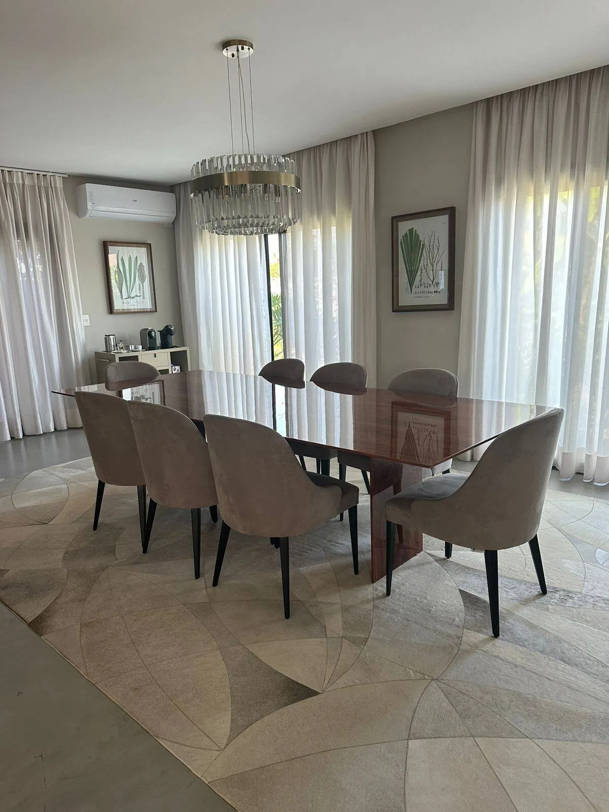 Imagem Sobrado de 403,80m² Localizado no Alphaville Residencial 2 em Barueri/SP!