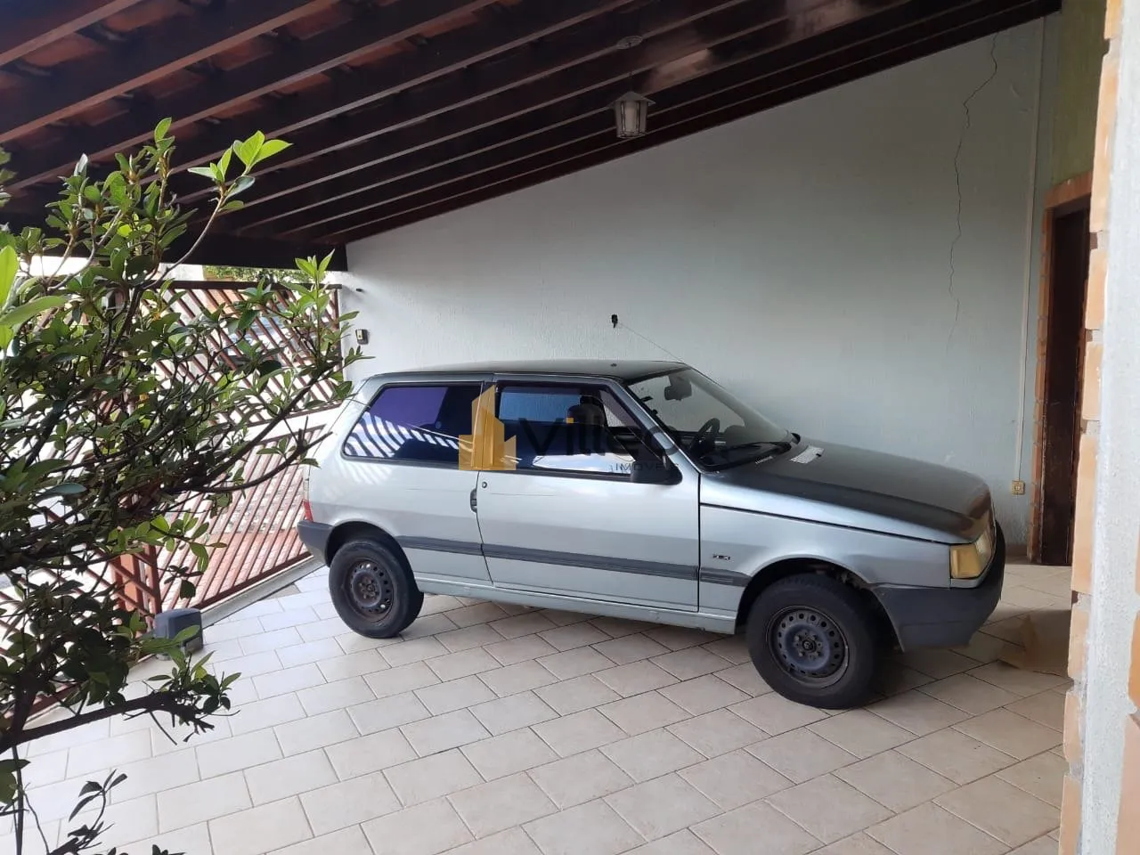 Imagem Viva o equilíbrio perfeito entre tranquilidade e praticidade nesta residência térrea exclusiva no...