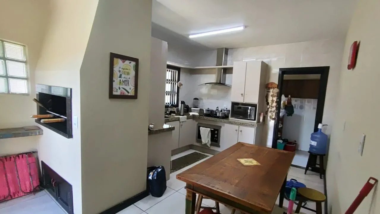 Imagem Excelente casa a Beira Mar cinco suites