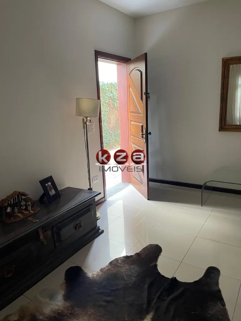 Imagem Imperdível! Casa à venda em Valinhos-SP, bairro Parque Nova Suíça, com 558m² construção e 600m de terreno, área de lazer incrível! Venha conferir!