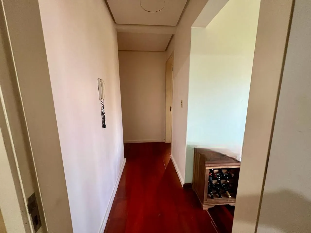 Imagem Apartamento 3 dormitorios, 1 suite, 2 vagas de garagem mais dependência de empregada no bairro tristeza.