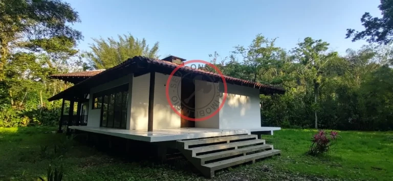 Imagem CASA AMPLA AREJADA E BEM ILUMINADA ,INSERIDA NA MATA ATLANTICA COM 2 PAVIMENTOS TERRENO DE 2000MT A 10 MINUTOS DE CAMBURY/BALEIA