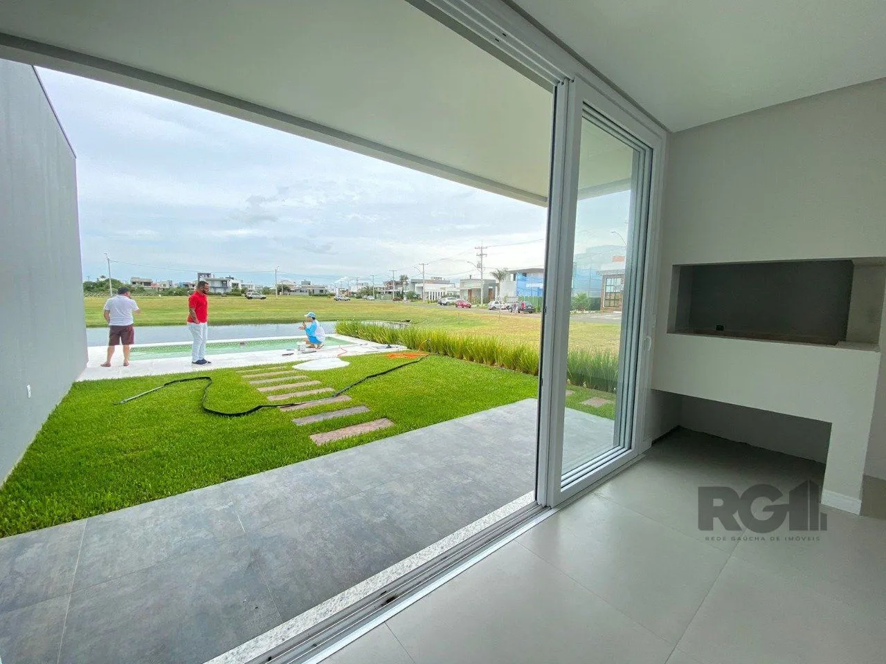 Imagem Casa em condomínio com 3 dormitórios, sendo todos suítes em Torres