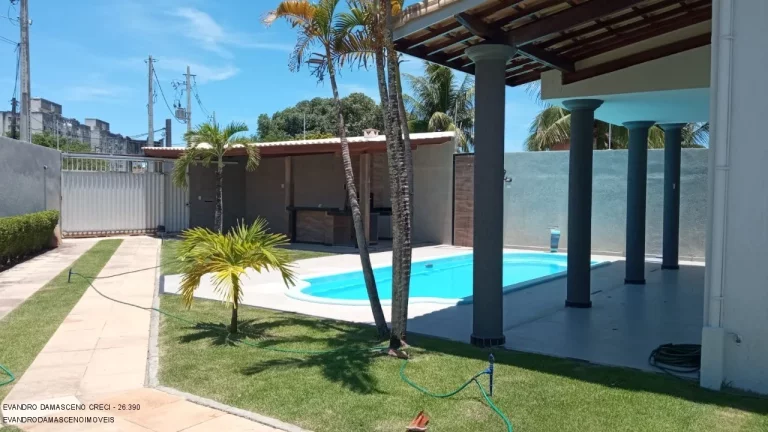 Imagem Casa de Luxo à Venda em Buraquinho, Lauro de Freitas-BA: 4 Quartos, 3 Suítes, 3 Salas, 2 Banheiros, 13 Vagas, 350m²!