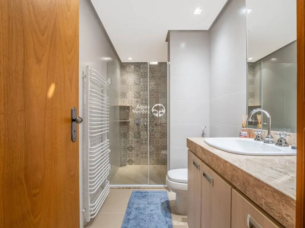 Imagem VENDE-SE APARTAMENTO COM 4 SUITES PROXIMO A RUA COBERTA DE GRAMADO