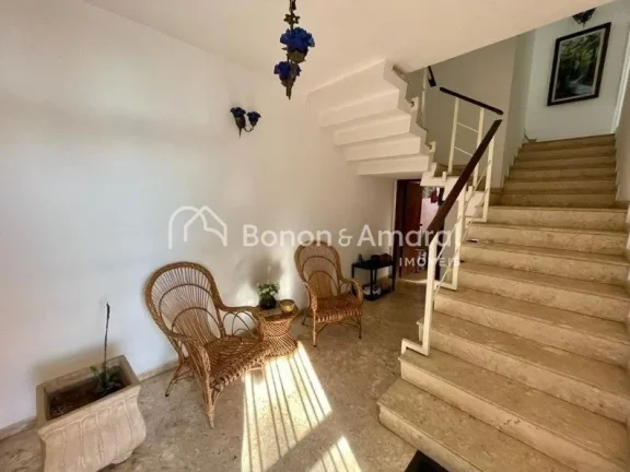 Imagem Casa assobradada à venda no bairro Jardim Proença, localização privilegiada de frente para um bo...
