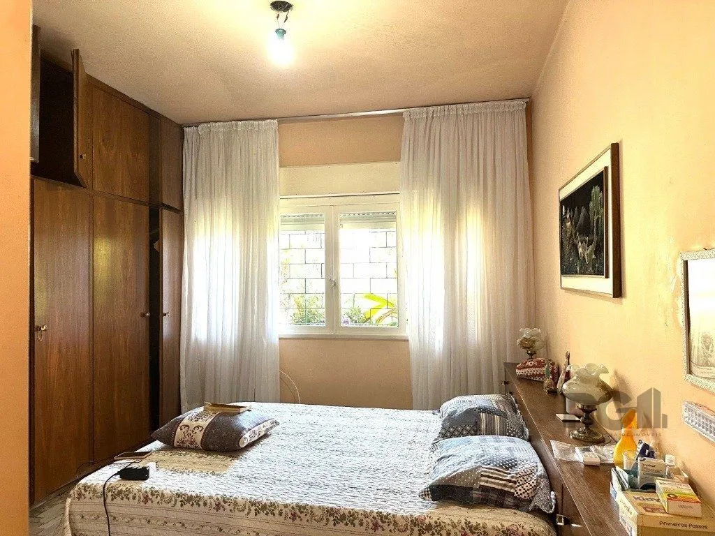 Imagem Casa 3 dormitórios no Bairro Glória, próxima a Prof. Oscar Pereira.