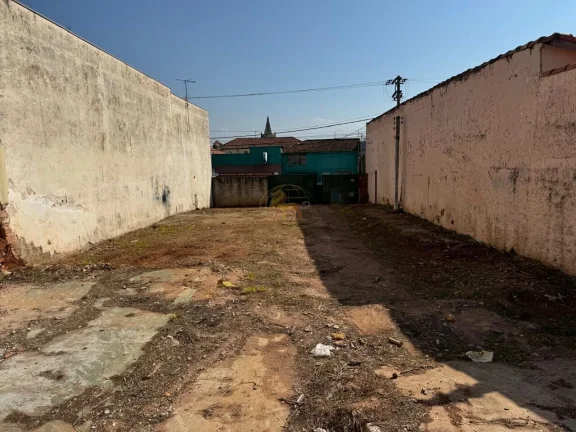 Imagem Invista no Centro de Itapetininga! Terreno Comercial 585 m² – Rua Quintino Bocaiuva