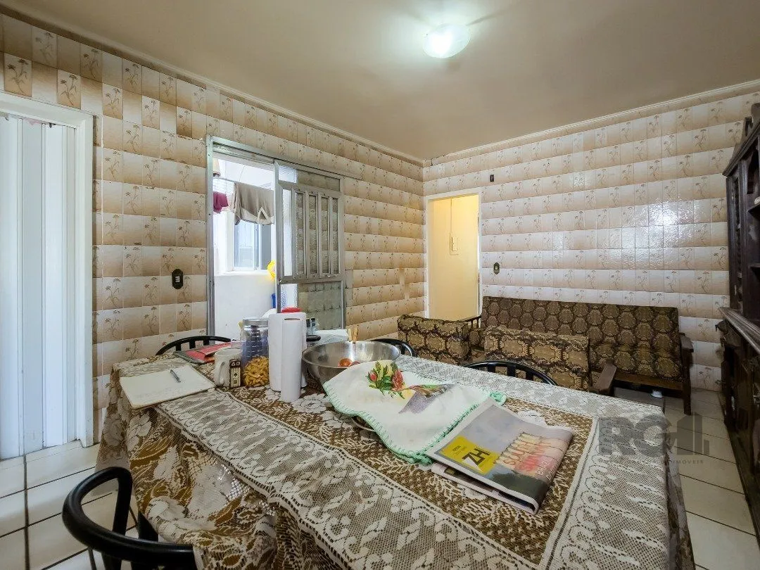 Imagem Casa para Venda - 210m², 3 dormitórios, sendo 1 suites, 2 vagas - Tristeza