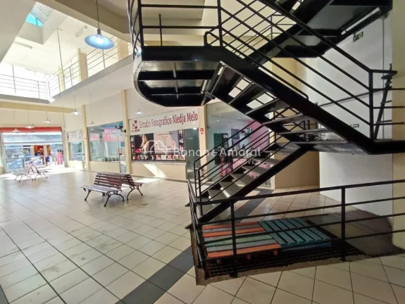 Imagem Galleria comercial à venda no centro de valinhos, varias salas, estacionamento subsolo
No piso tér...