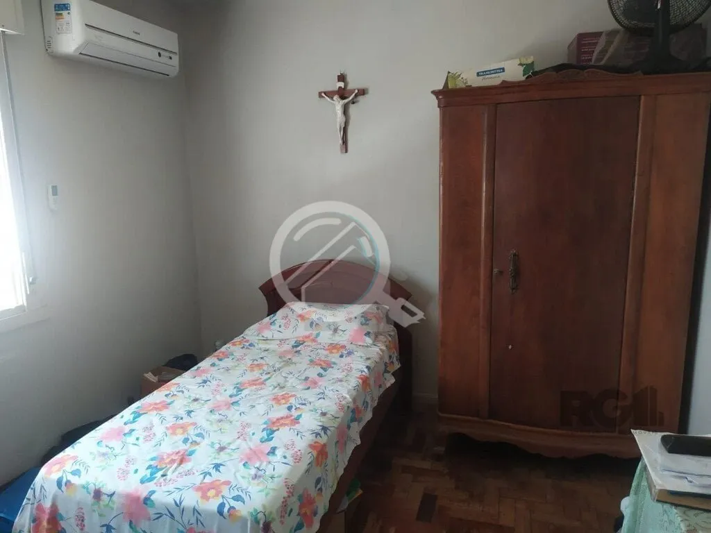 Imagem Excelente oportunidade de apartamento à venda no Bairro Partenon em Porto Alegre. Com 2 dormitório...