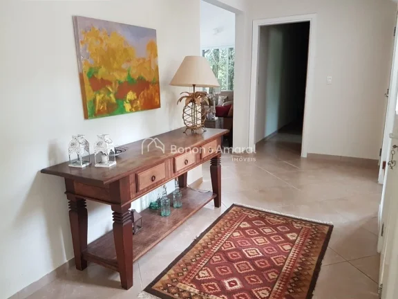 Imagem Este charmoso sobrado está em uma localização privilegiada, com um quintal encantador, jardim exu...
