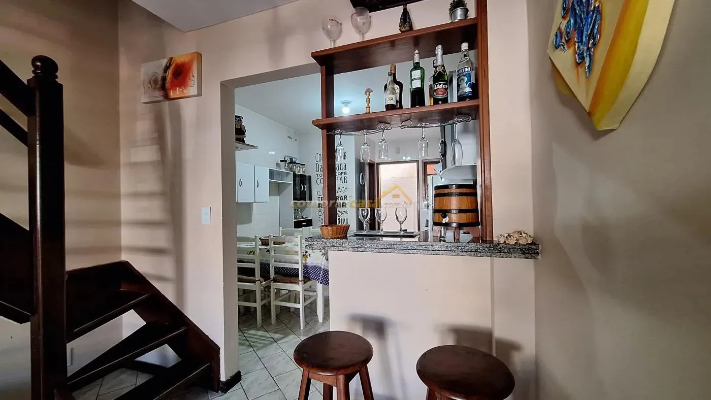 Imagem Casa em Condomínio para Venda em Cabo Frio / RJ no bairro Ogiva