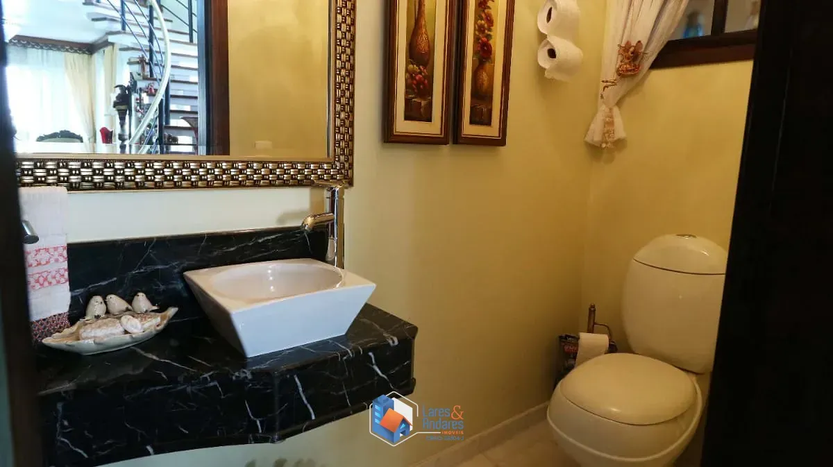 Imagem Sobrado para venda em Santo Amaro com 3 quartos, sendo 3 suítes, 283.79m²