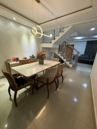 Imagem Casa em Condomínio de Luxo em Cuiabá-MT - 3 Quartos, 1 Suíte, 3 Salas, 2 Banheiros, 2 Vagas de Garagem - 158m². Venha Conferir!