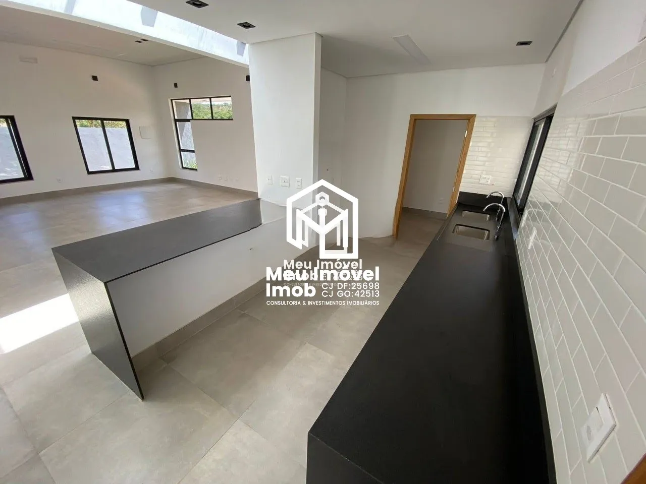 Imagem Casa 4 Quartos 2 Suítes 2 Vagas Lt 800m² Útil 260m²