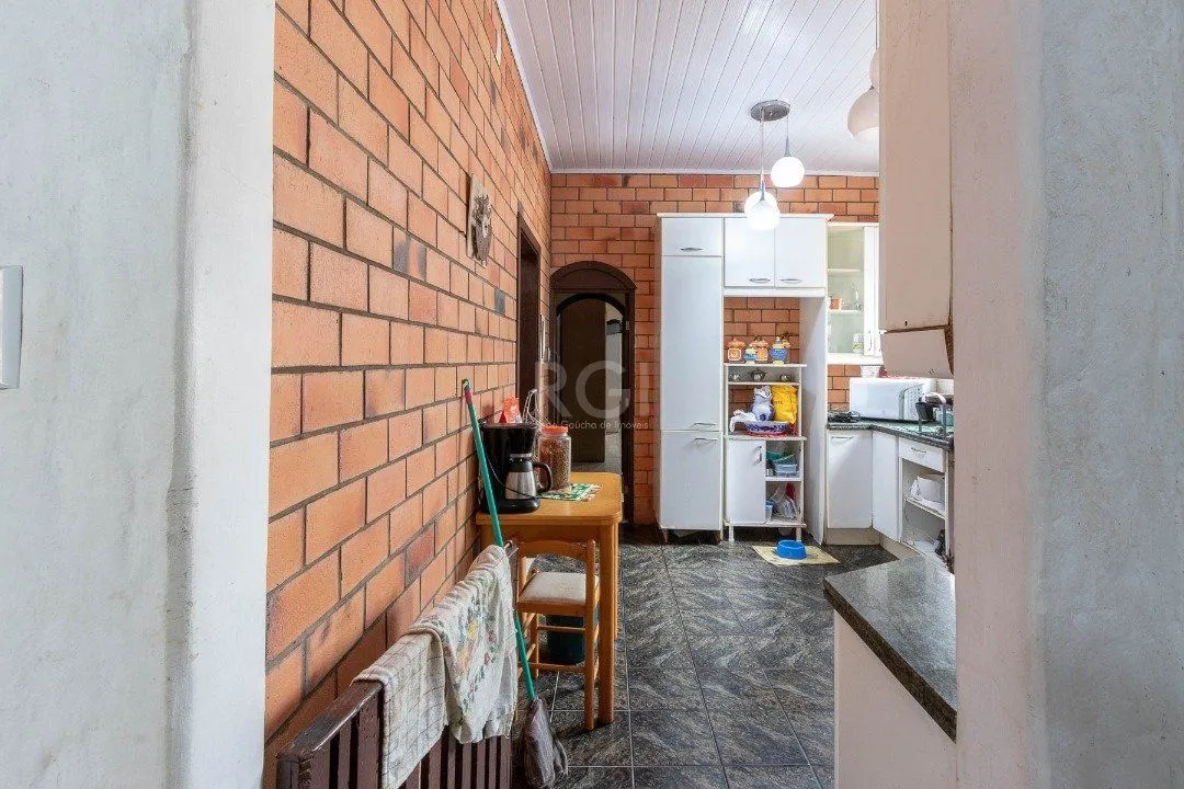 Imagem Casa para Venda - 380m², 3 dormitórios, sendo 1 suites, 3 vagas - Tristeza