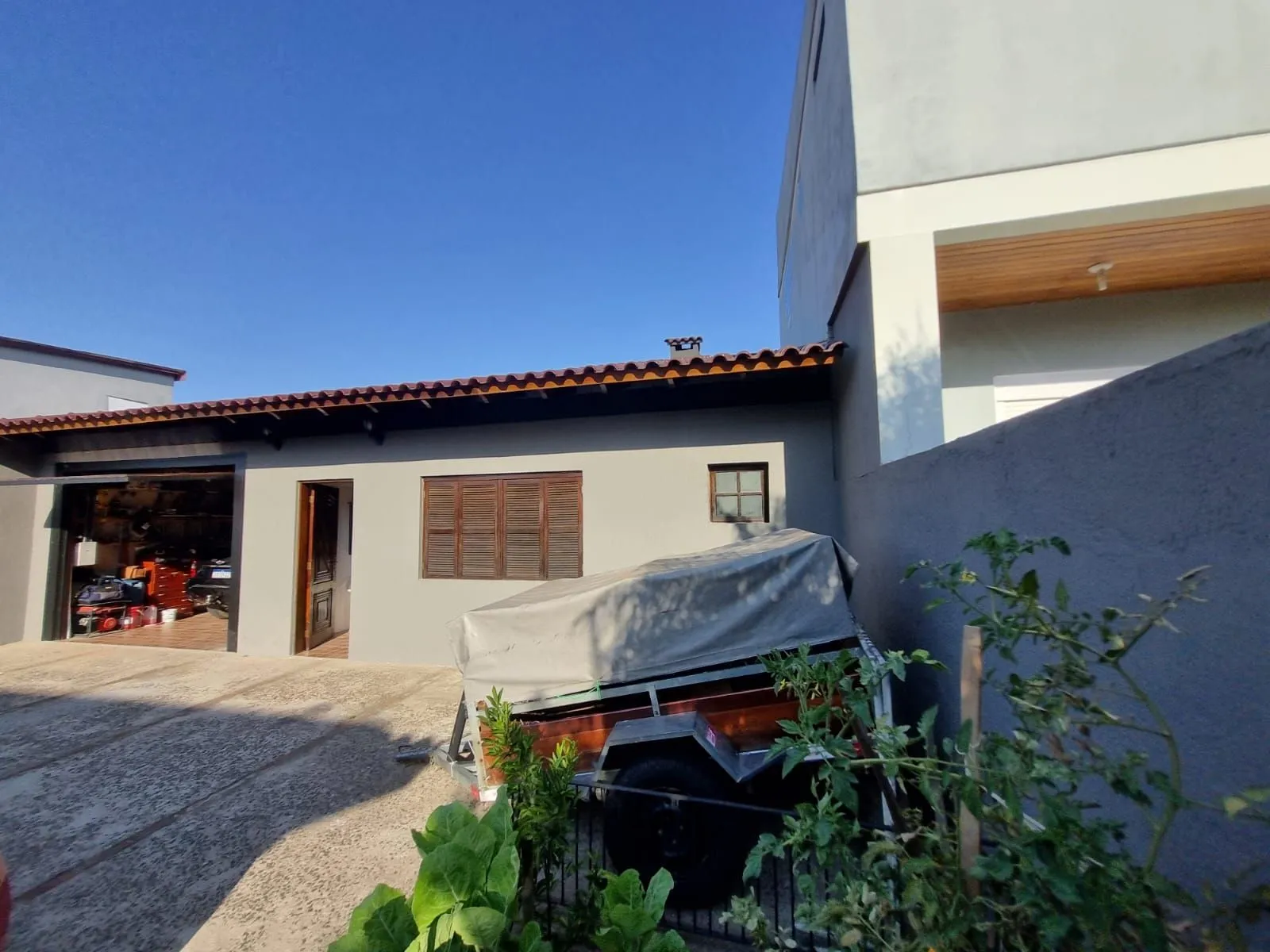 Imagem Casa para Venda - 177m², 4 dormitórios, sendo 1 suites, 2 vagas - Partenon