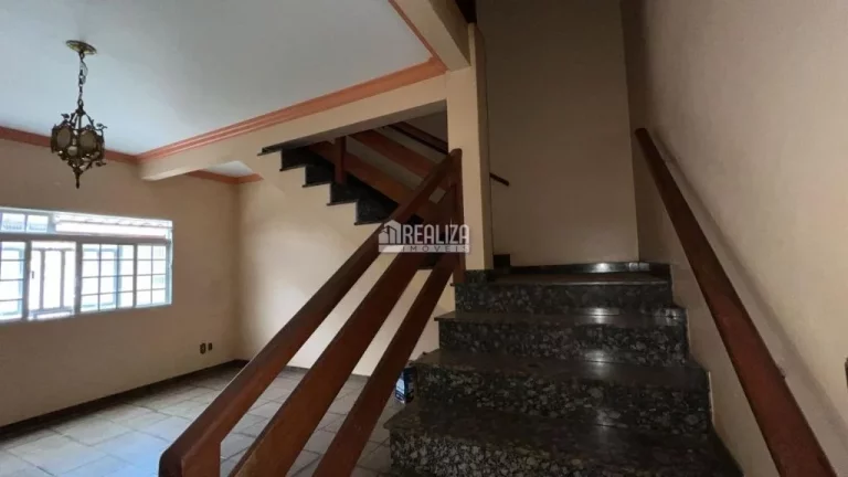 Imagem Casa no bairro Jardim São Bento, em Uberaba - 5 dormitórios