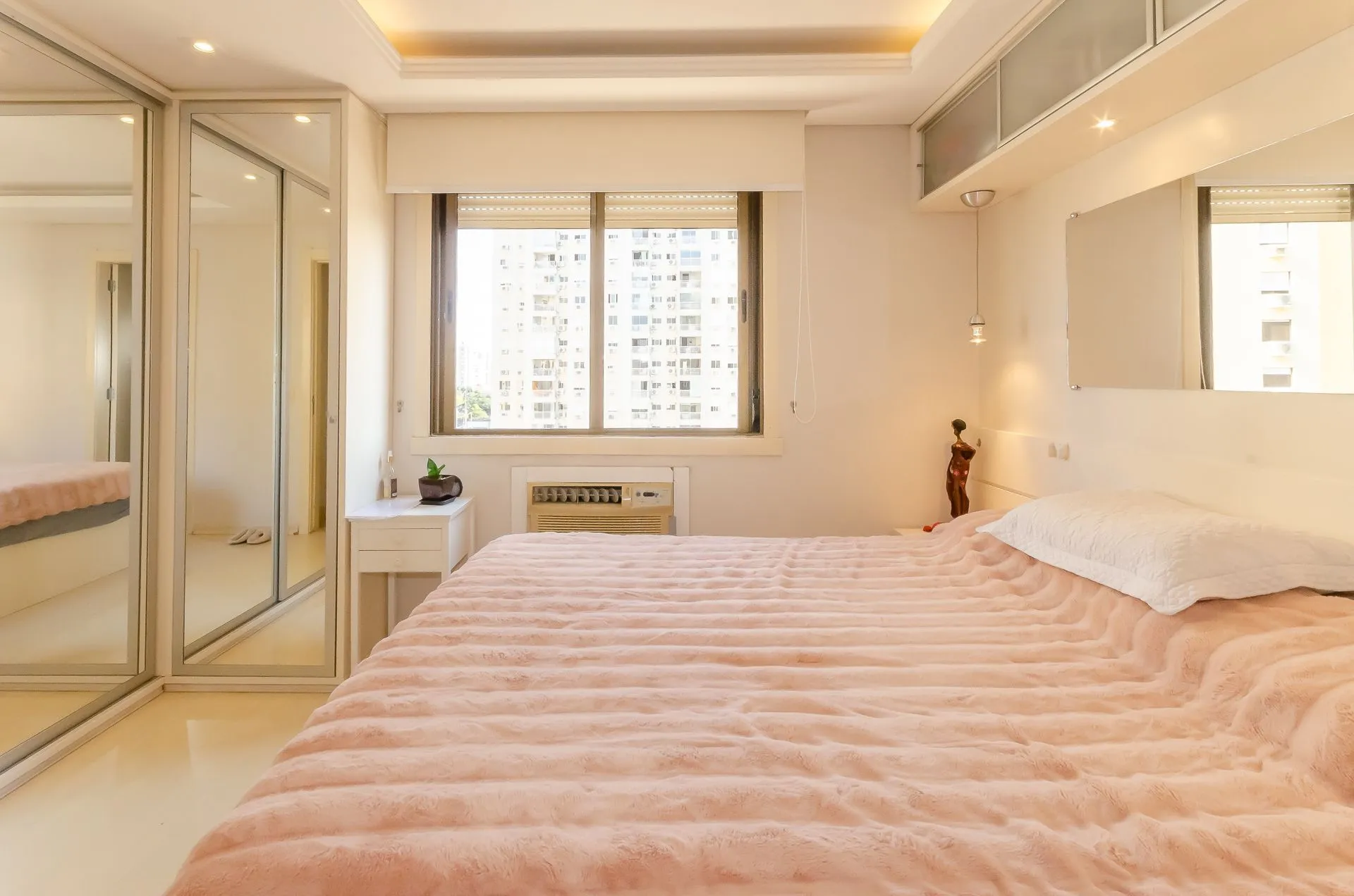 Imagem Santa Barbára Apartamento mobiliado de 3 dormitórios no bairro Passo da Areia