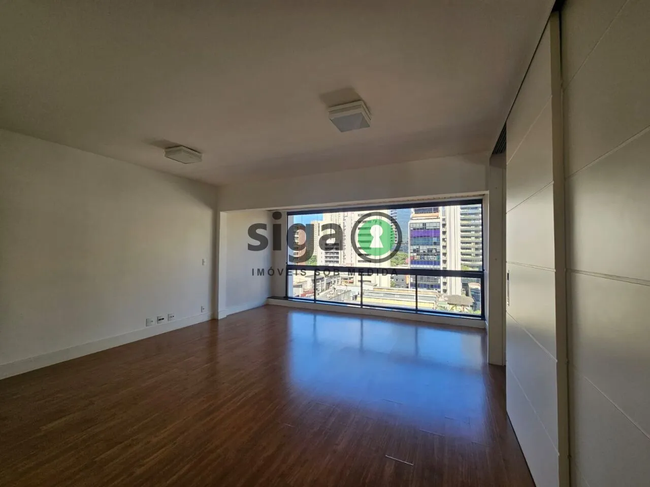 Imagem Apartamento mobiliado para alugar no Condomínio Limited Funchal