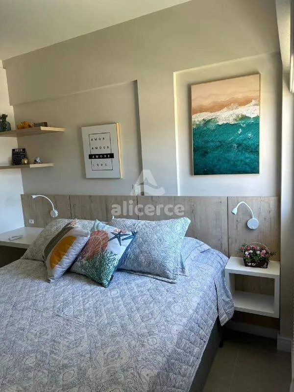 Imagem Oportunidade 3 dorm. com suíte na Praia da Cachoeira do Bom Jesus - Florianópolis/SC!