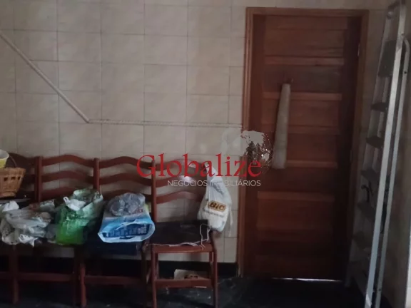 Imagem Terreno com quintal grande no bairro da Ponta da Praia em Santos (SP) por R$.1.150.000,00 !