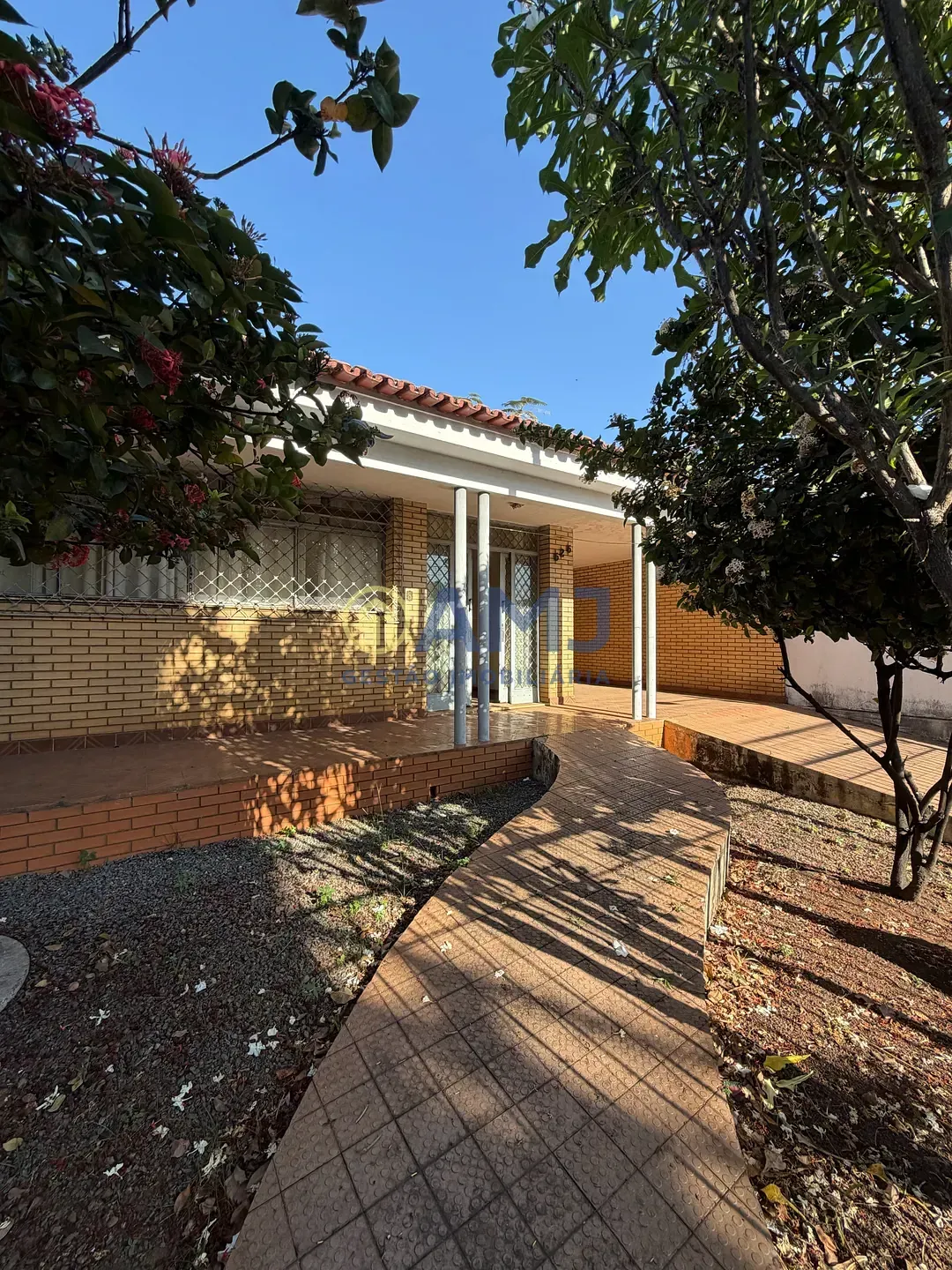 Imagem CASA À VENDA | AVENIDA COMERCIAL | SETOR OESTE / SETOR COIMBRA | GOIÂNIA