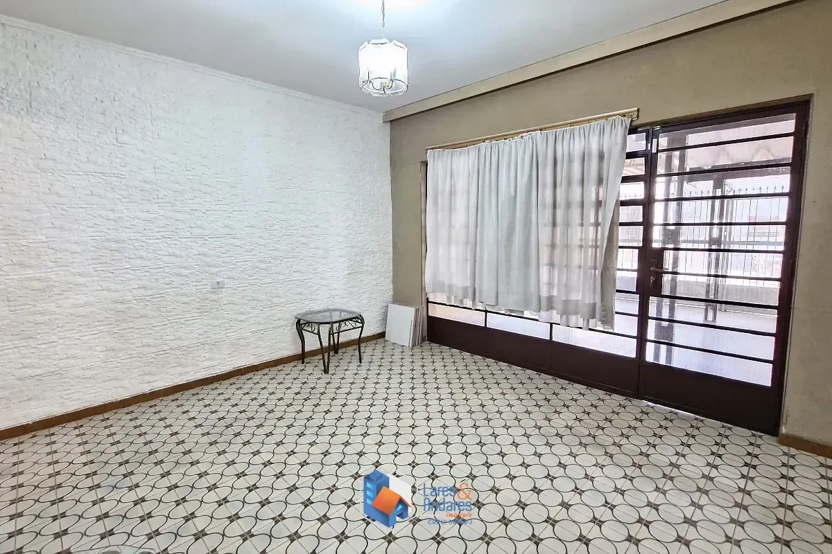 Imagem Sobrado para venda em Vila Baruel com 6 quartos, sendo 2 suítes, 240m²