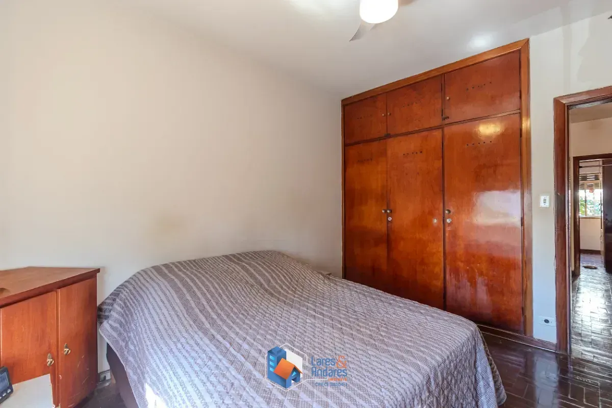 Imagem Sobrado para venda em Aclimação com 4 quartos, sendo 1 suíte, 452m²