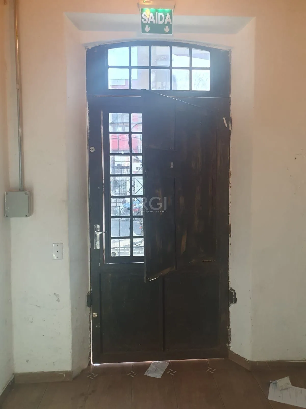 Imagem Casa para Venda - 242m², 3 dormitórios, 1 vaga - Cidade Baixa