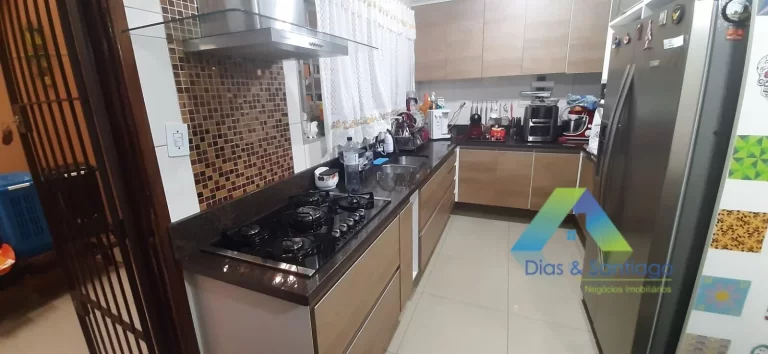 Imagem LINDO SOBRADO COM 210m² COM 3 SUÍTES COM ALTO PDRÃO DE ACABAMENTO!