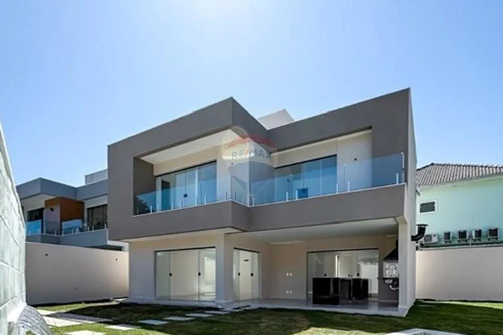 Foto do imóvel Casa com 3 quartos para venda em Guaratiba
