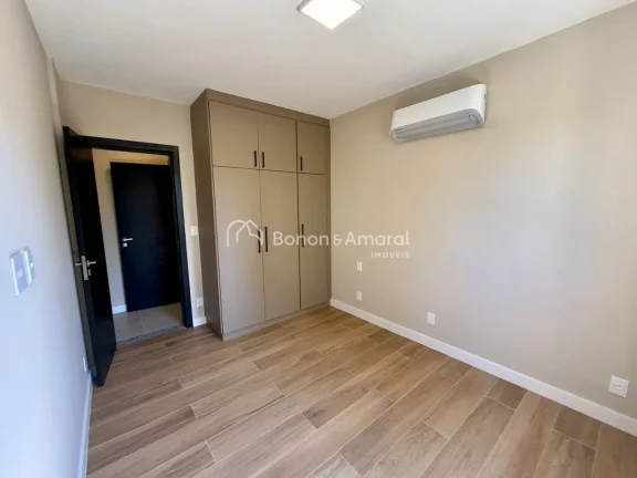 Imagem Excelente oportunidade no Cambuí! 
Apartamento com 100m² de área útil, totalmente reformado e pr...