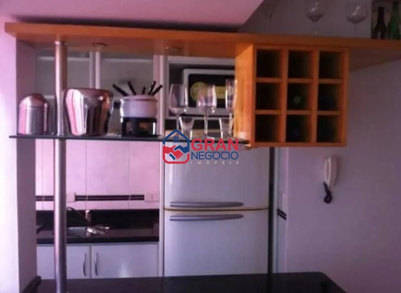 Imagem Apartamento com 1 dormitório para alugar, 50 m² por R$ 2.865,00/mês - Centro - Curitiba/PR