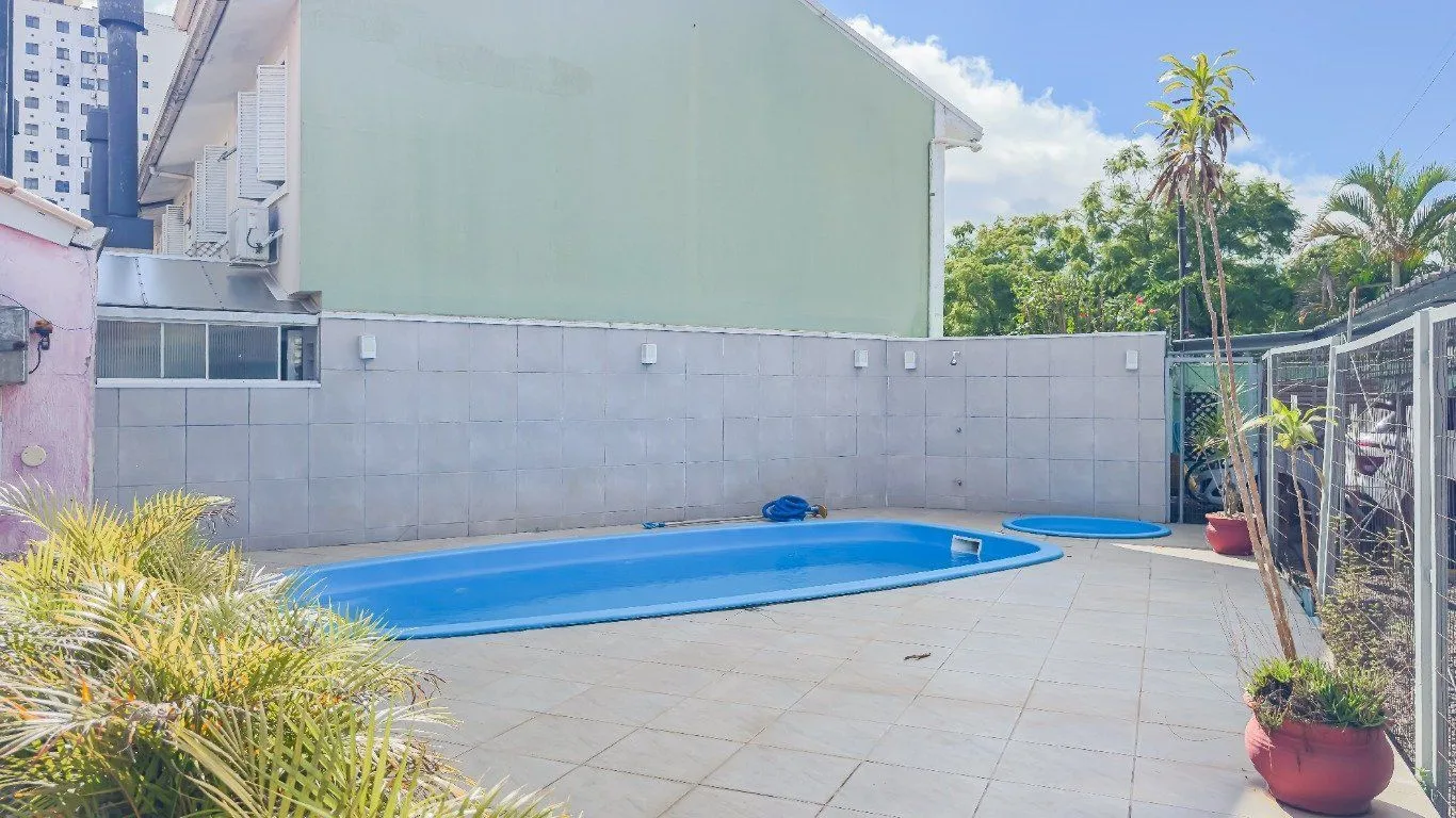 Imagem Casa em Condomínio de 2 dormitórios à venda em Sarandi, Porto Alegre.