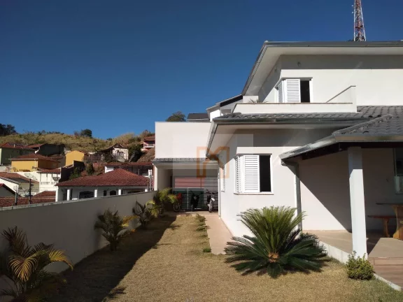 Imagem Casa com 3 dormitórios à venda, 300 m² por R$ 1.480.000,00 - Pinheirinho - Itajubá/MG