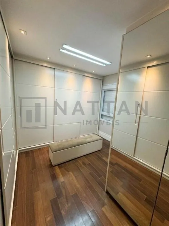 Imagem Apartamento com 3 suítes e 242 m², closet na suíte master, lavabo e 4 vagas de garagem