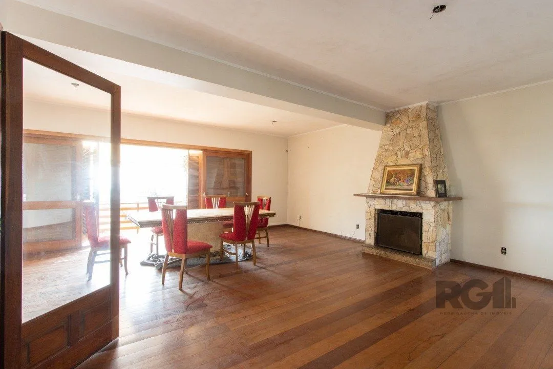Imagem Casa para Venda - 361.95m², 4 dormitórios, sendo 2 suites, 3 vagas - Nonoai