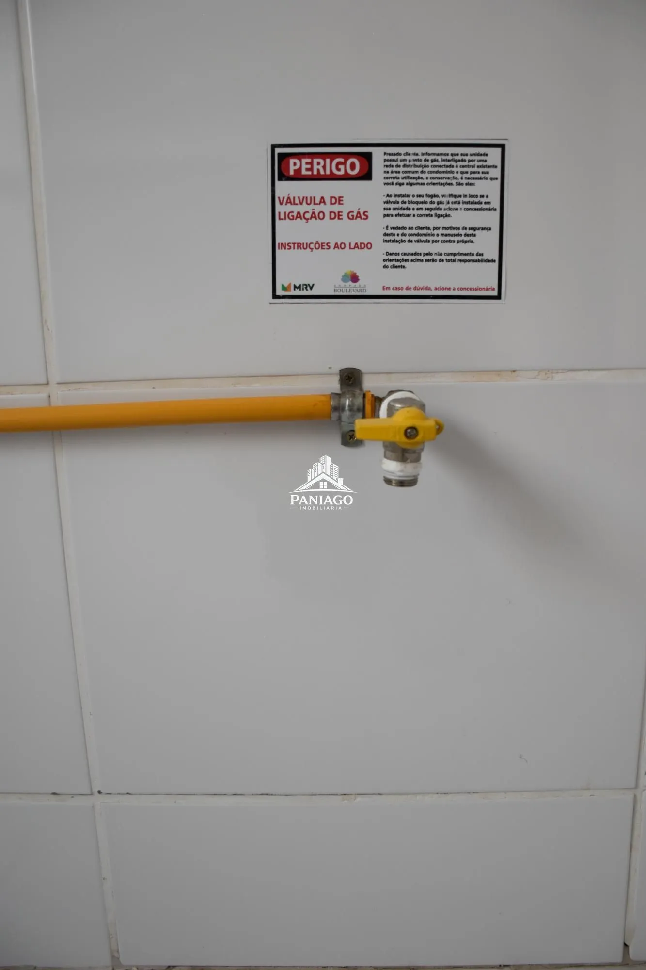 Imagem APARTAMENTO 4°ANDAR NO CONDOMINIO CHAPADA BOULEVARD -COM 2 QUARTOS, SALA,COZINHA