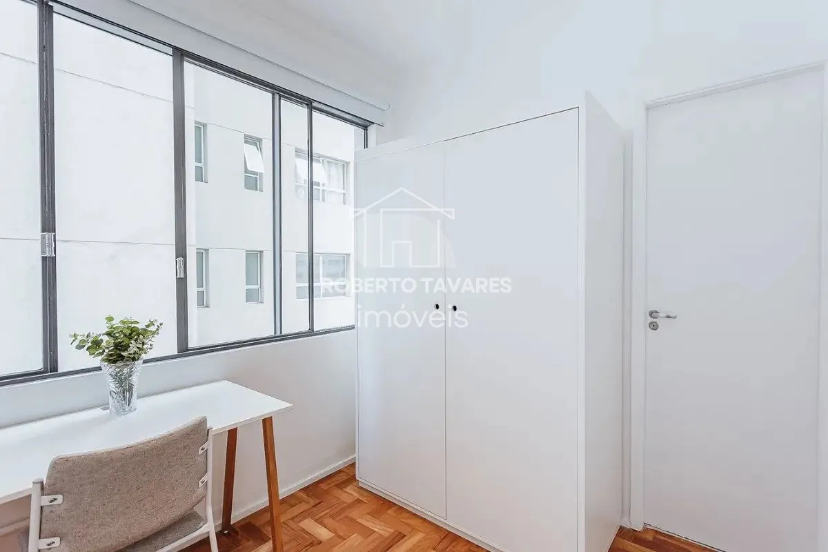 Imagem Apartamento mobiliado com 4 quartos, 2 suítes, 4 banheiros e 1 vaga de garagem.