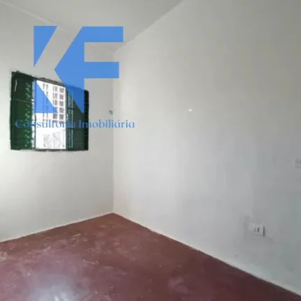 Imagem Lindo e aconchegante lar à venda! Esta encantadora casa antiga possui tudo o que você precisa: 2 quartos aconchegantes, uma espaçosa sala de estar