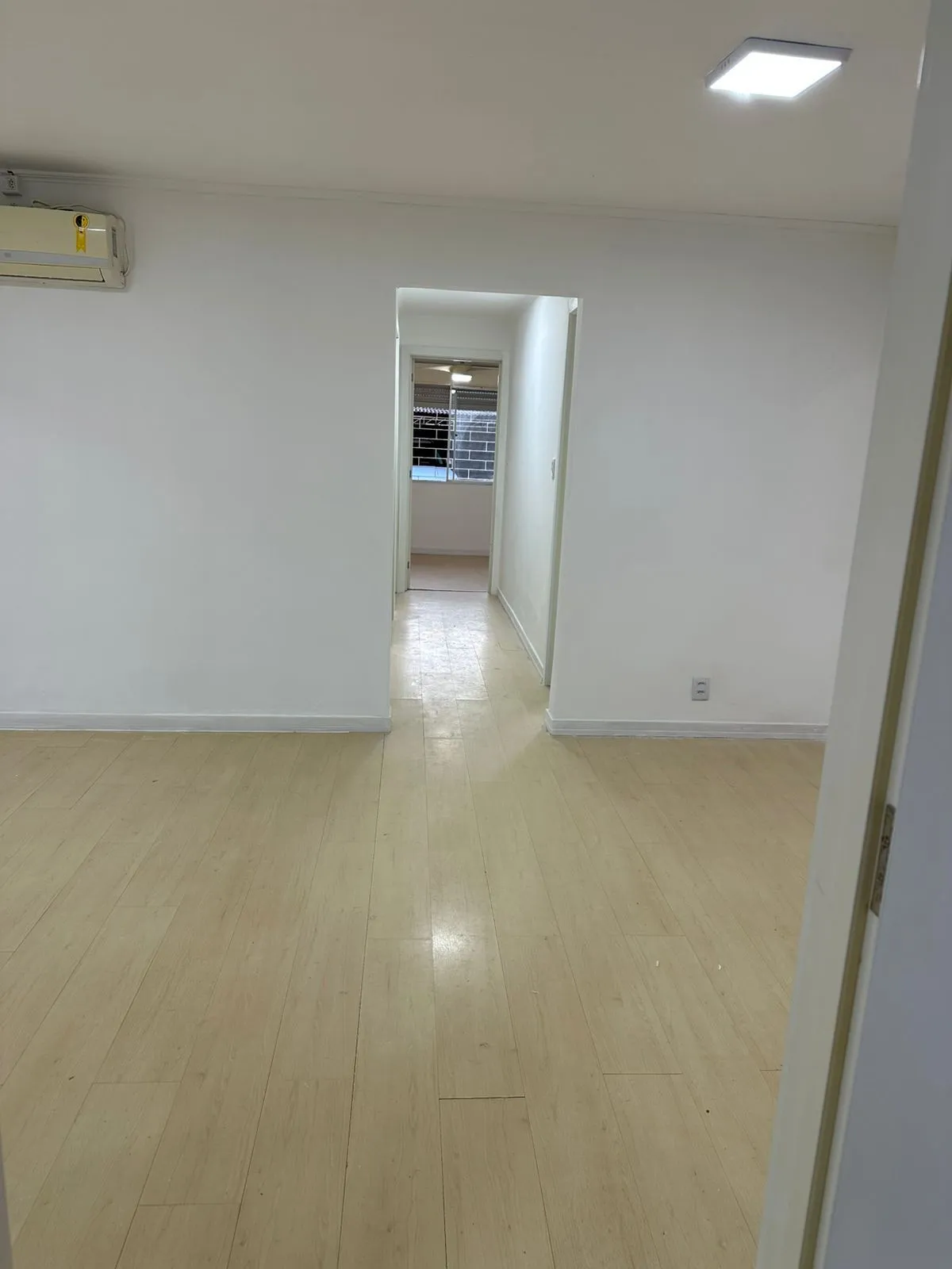 Imagem Apartamento com 3 Quartos, térreo com pátio privativo, 1 vaga coberta à Venda, 88m² privativos, só R$ 299.000