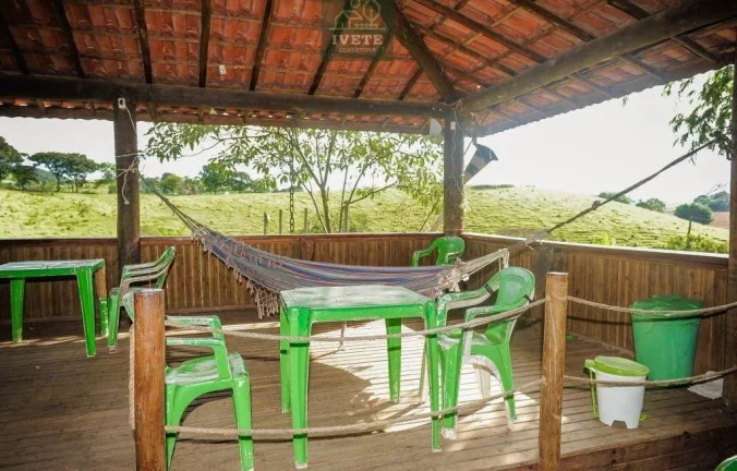 Imagem Chácara de Luxo nos Cardosos - Socorro, SP: Seu Refúgio de Sonho na Natureza