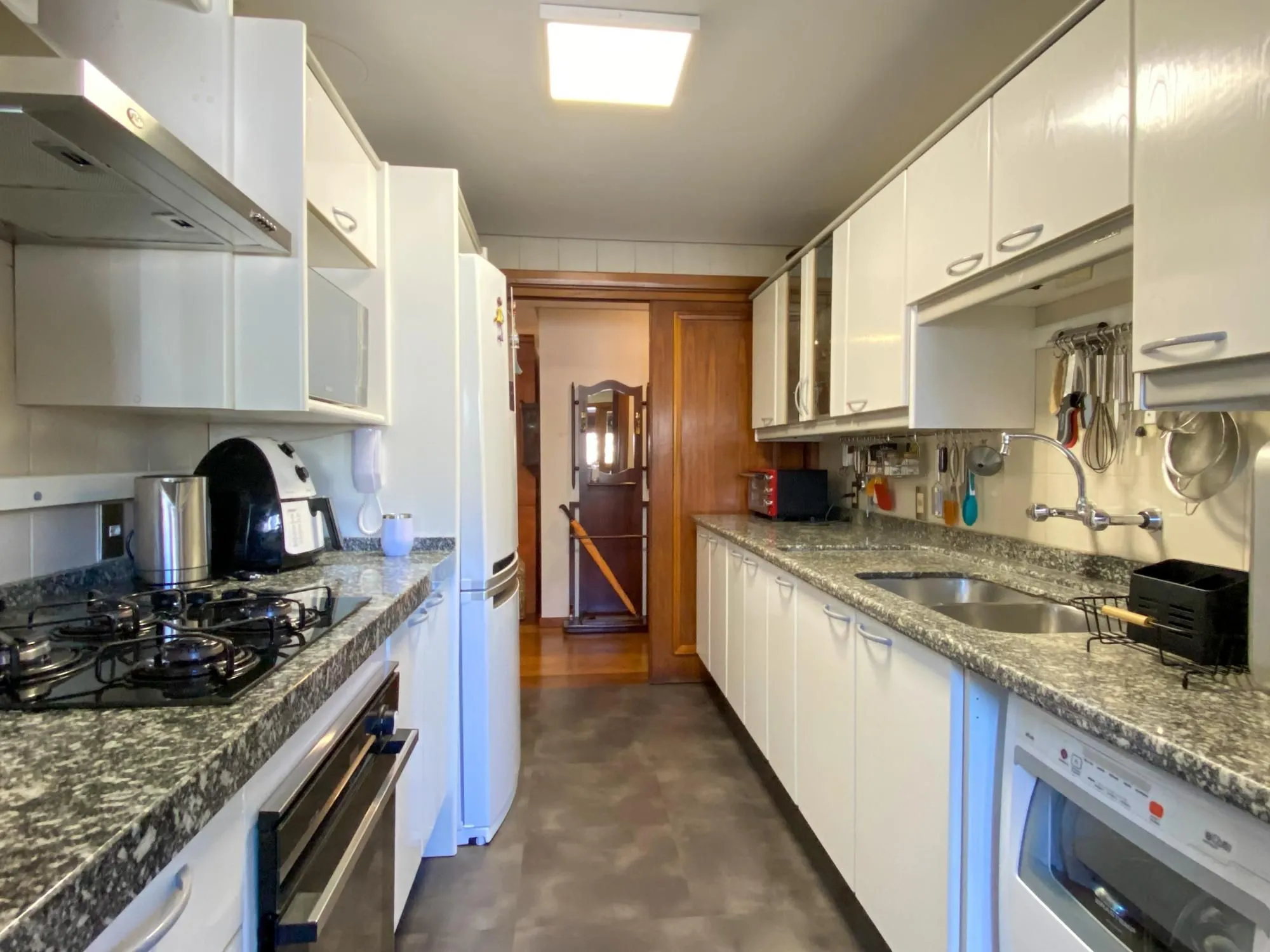 Imagem Apartamento 3 dormitório, 2 vagas e depósito a poucos metros do Parcão