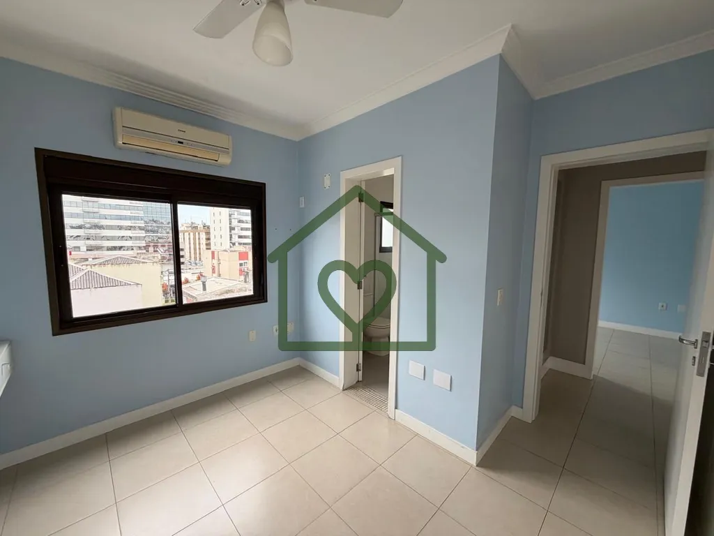 Imagem Vendo excelente apartamento semi mobiliado, poucos metros do Medplex, conta com 89 m² de área úti...