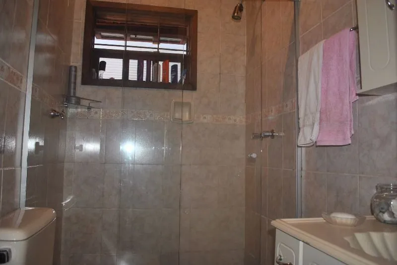 Imagem Casa para Venda - 250m², 3 dormitórios, 4 vagas - Serraria