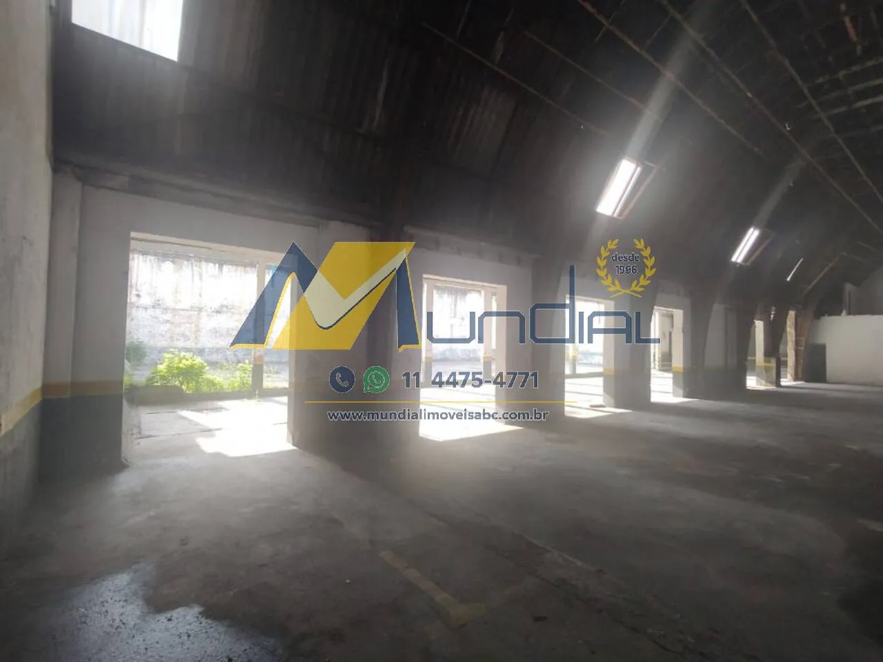 Imagem Galpão para Alugar com 944m² e 70 vagas!!!